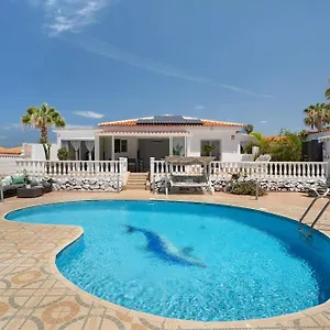 https://villa-milena.tenerifehoteles.net